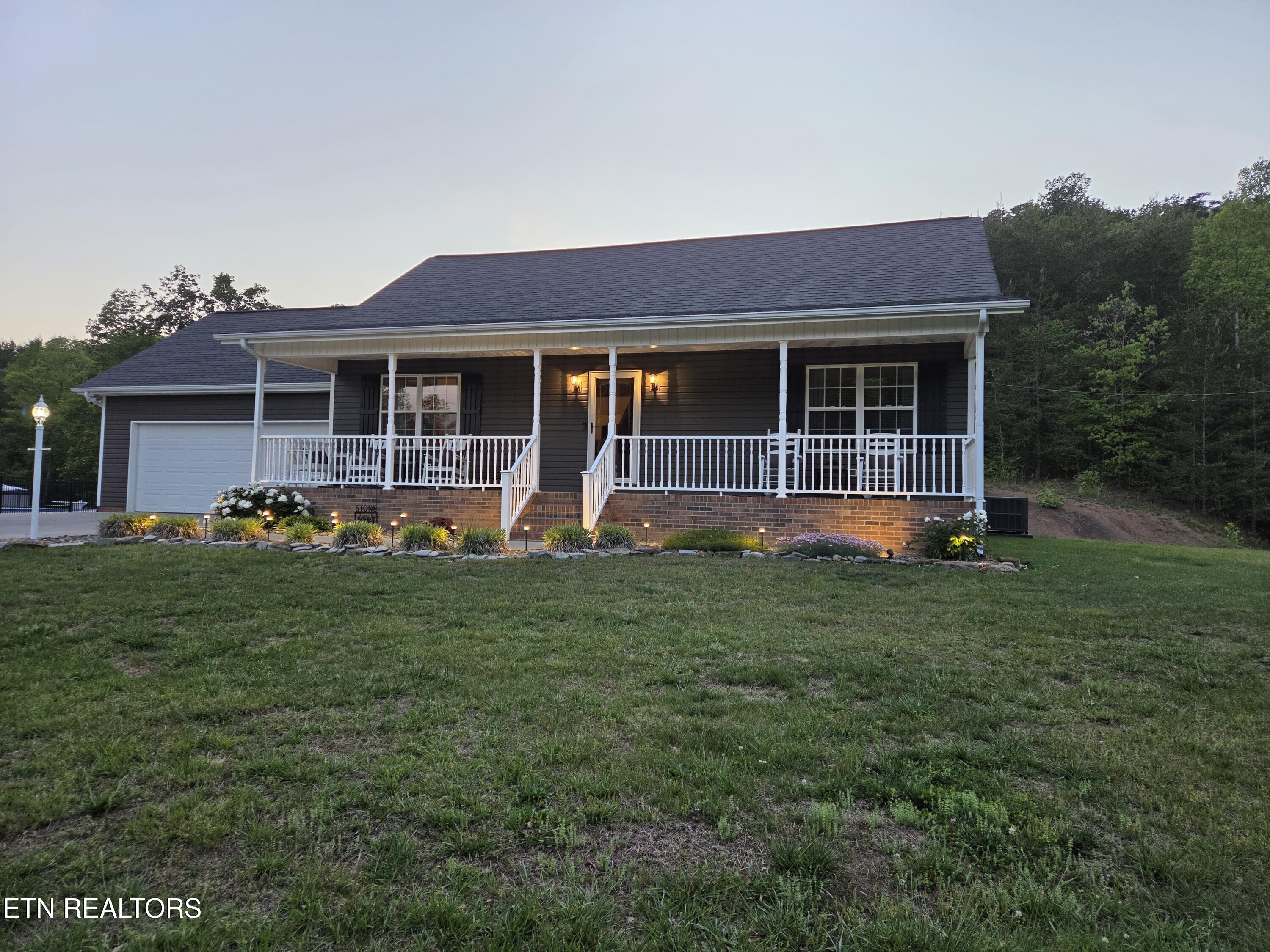 233 Tudor Hollow Rd