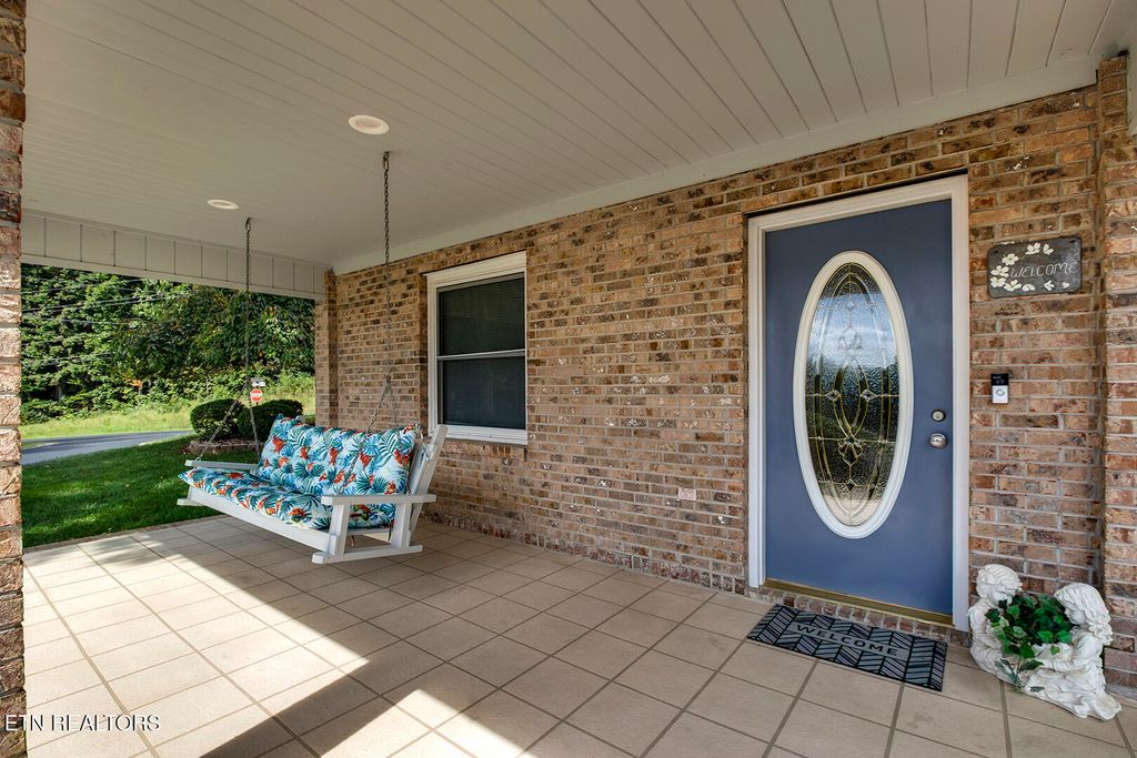 Photo of 201 Seminole Circle, Loudon, TN 37774 (MLS # 1326293)