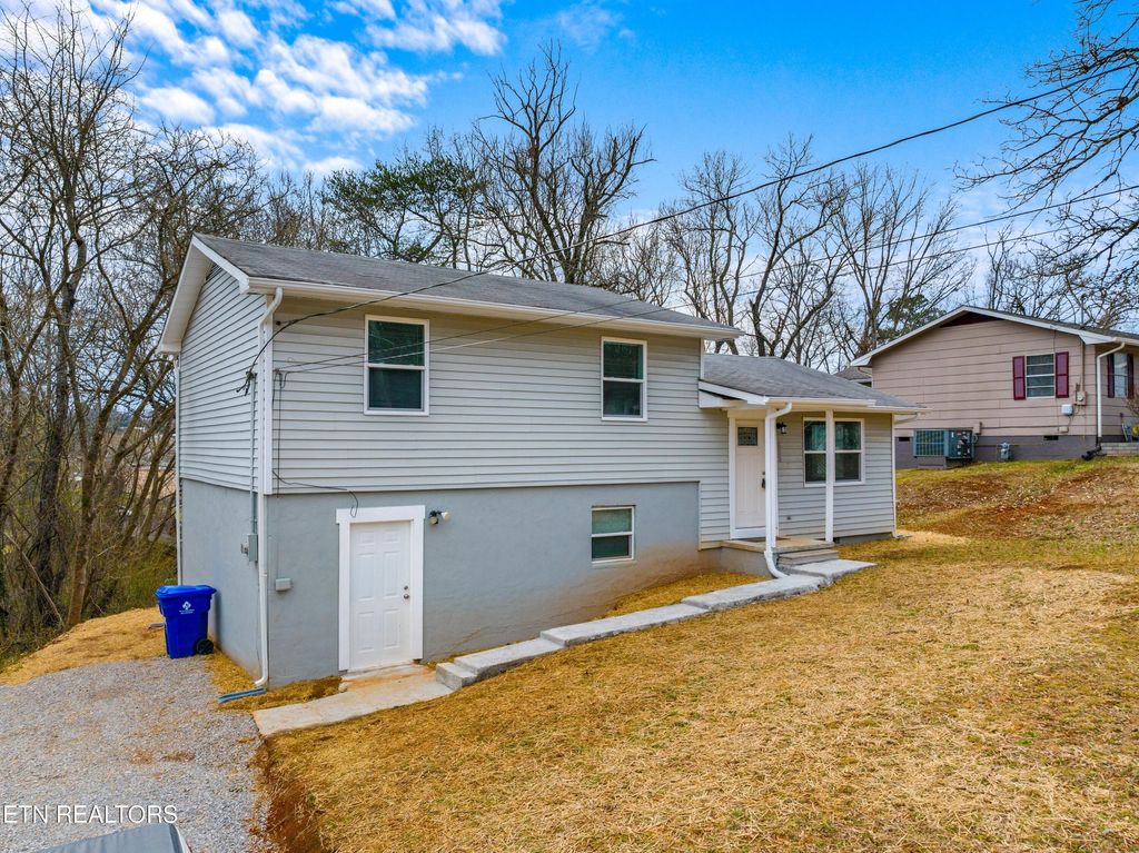 Photo of 532 N Wilder Ave, Rockwood, TN 37854 (MLS # 1292717)