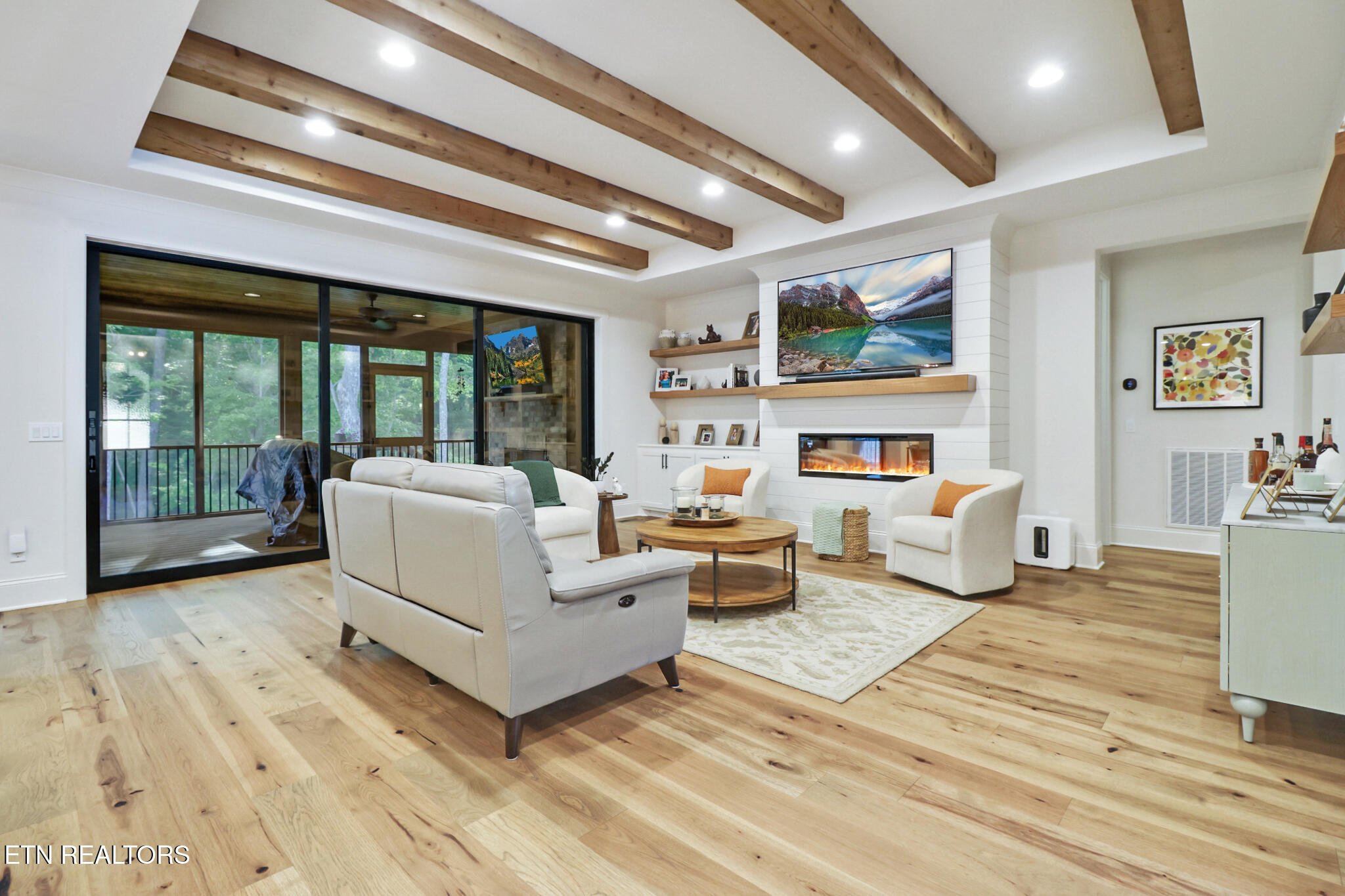 21 Oakcrest Circle