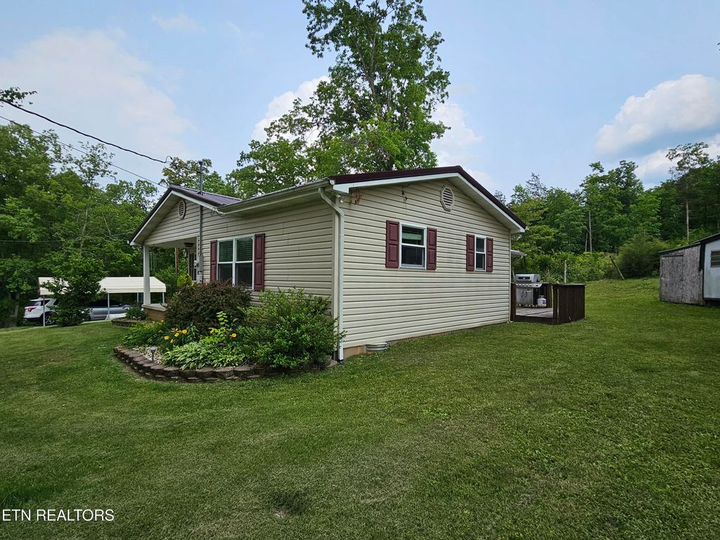 Photo of 717 Cedar Fork Rd, Tazewell, TN 37879 (MLS # 1303217)