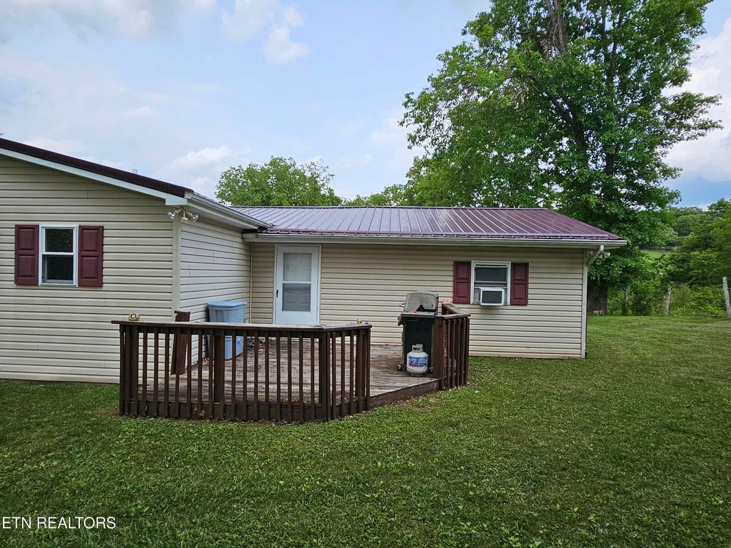 Photo of 717 Cedar Fork Rd, Tazewell, TN 37879 (MLS # 1303217)