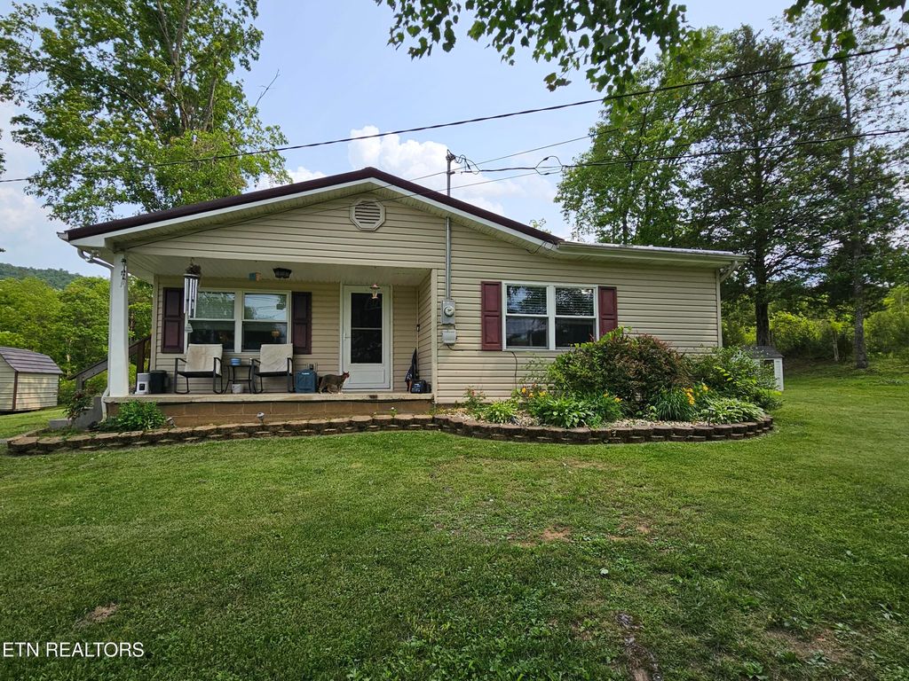 Photo of 717 Cedar Fork Rd, Tazewell, TN 37879 (MLS # 1303217)