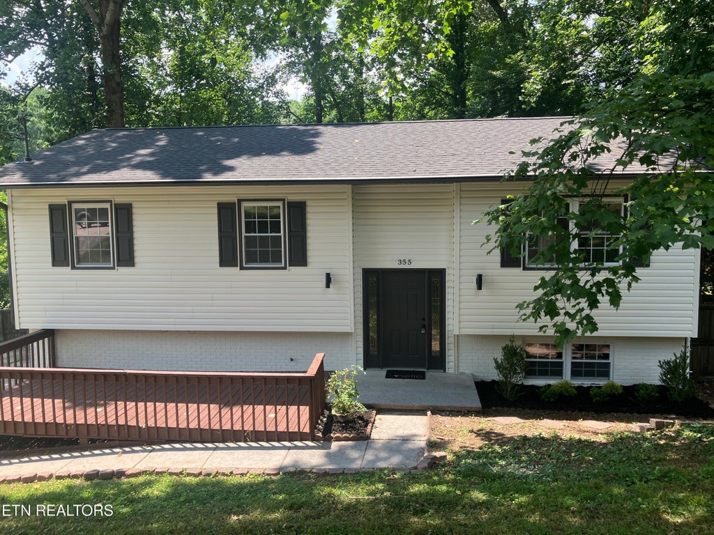 Photo of 355 Walnut Valley Rd, Clinton, TN 37716 (MLS # 1345994)