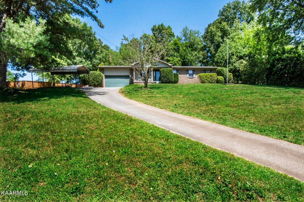 Photo of 1354 Hillvale Rd, Louisville, TN 37777 (MLS # 1229016)