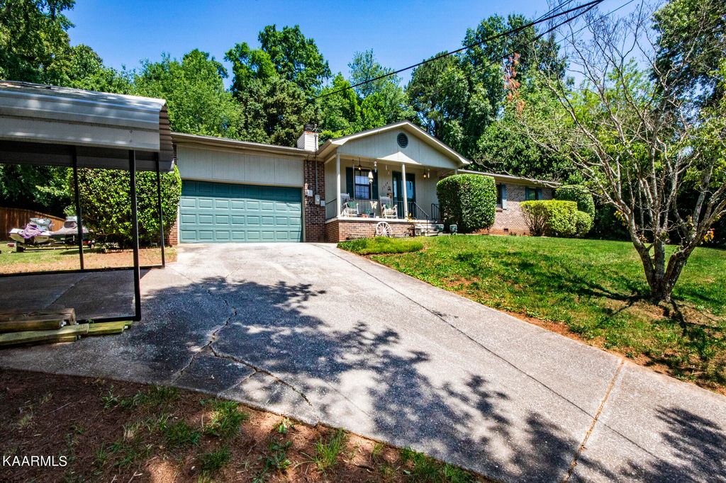 Photo of 1354 Hillvale Rd, Louisville, TN 37777 (MLS # 1229016)