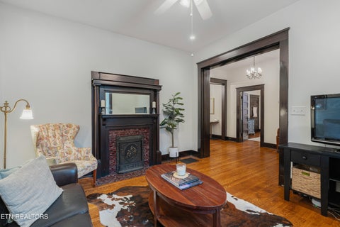 Tiny photo for 911 Gratz St, Knoxville, TN 37917 (MLS # 1357008)