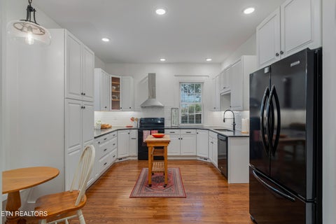 Tiny photo for 911 Gratz St, Knoxville, TN 37917 (MLS # 1357008)