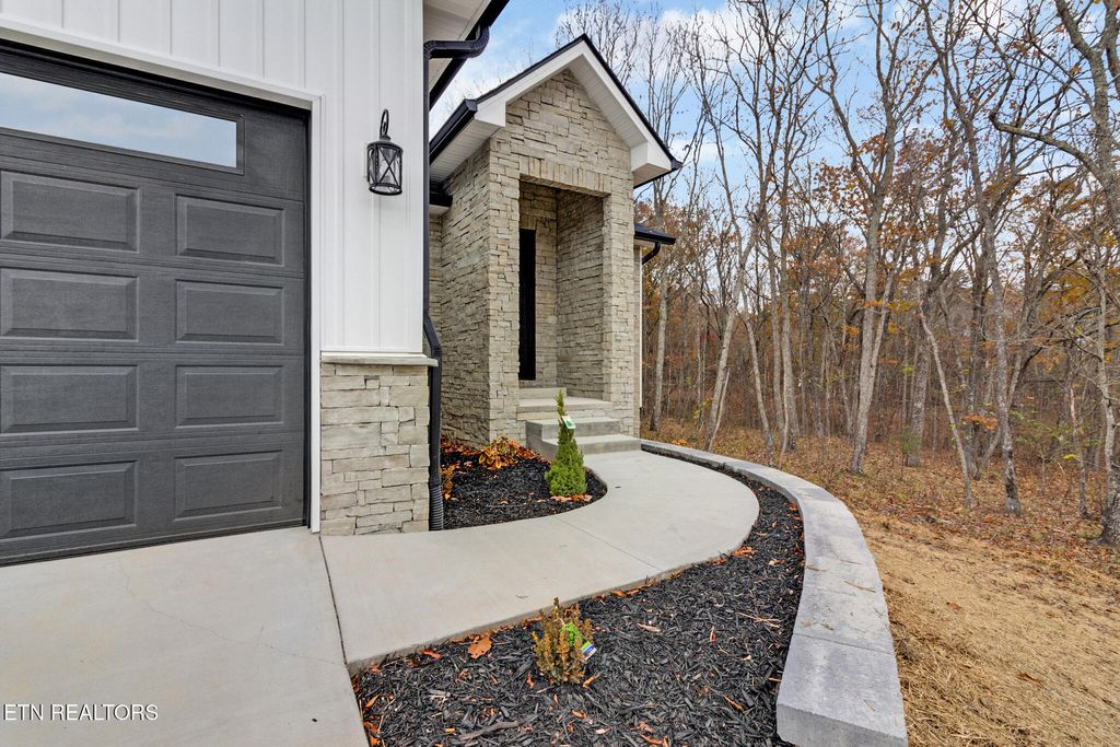 Photo of 13 Norwich Terrace, Fairfield Glade, TN 38558 (MLS # 1268300)
