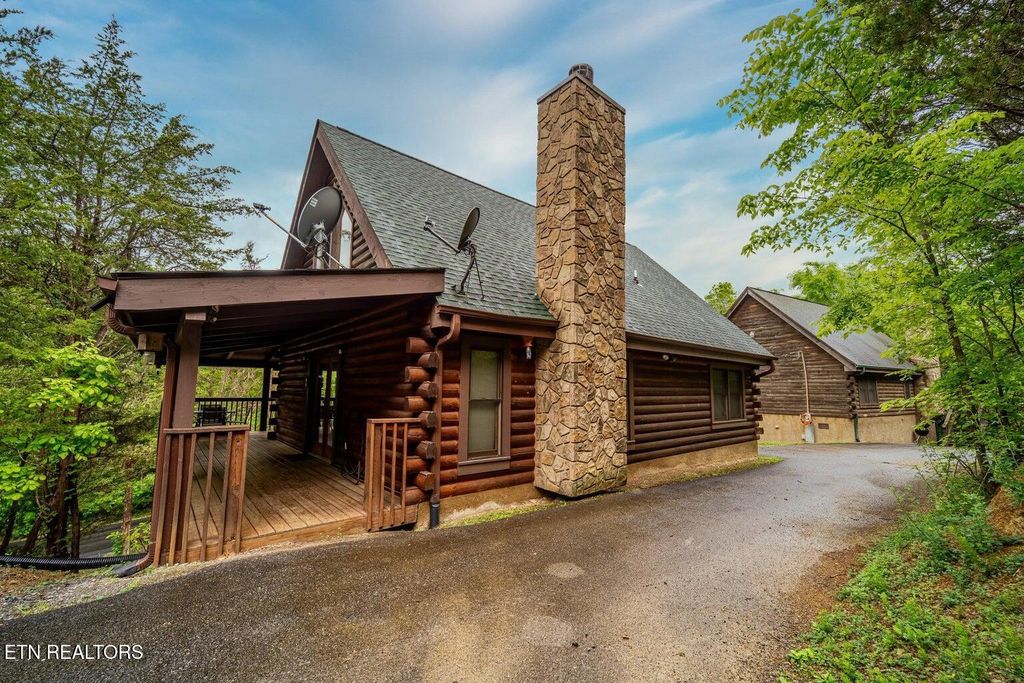 Photo of 1134 Carroll Hill Lane, Sevierville, TN 37876 (MLS # 1333163)