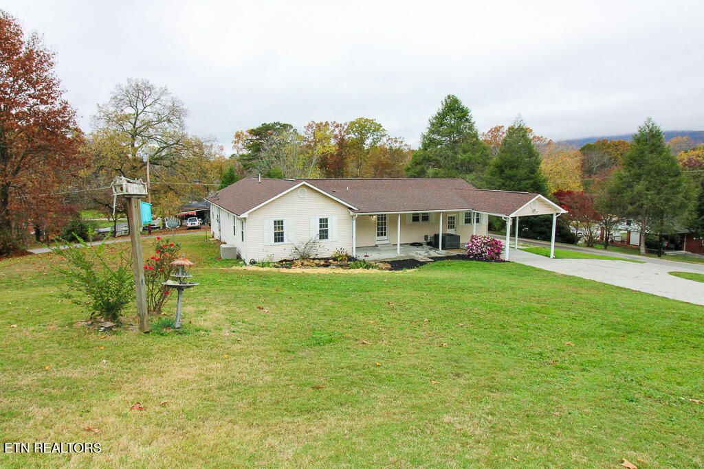 Photo of 406 Ellen St, Rockwood, TN 37854 (MLS # 1330855)
