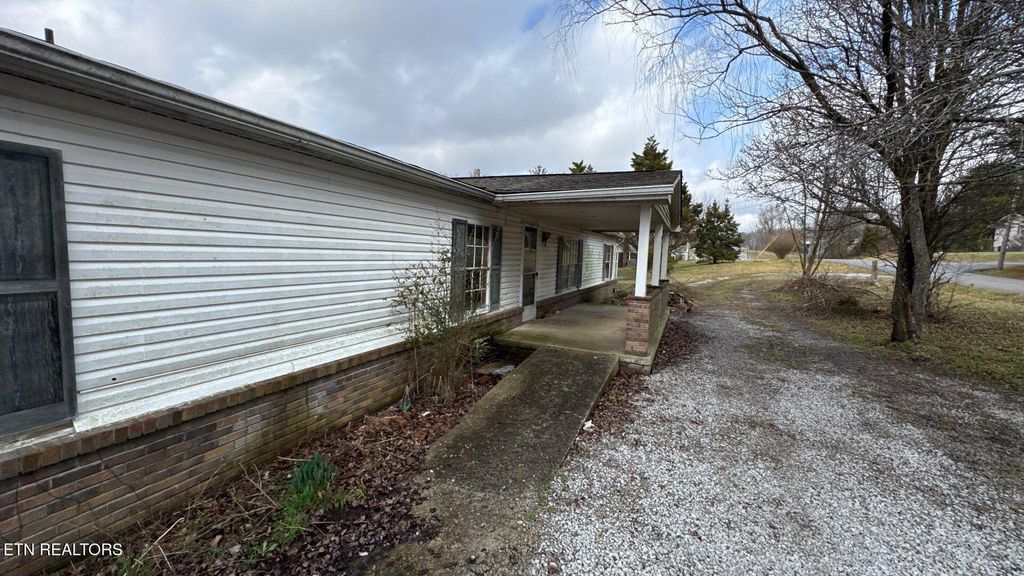 Photo of 1043 Ray Brown Rd, Jamestown, TN 38556 (MLS # 1335071)