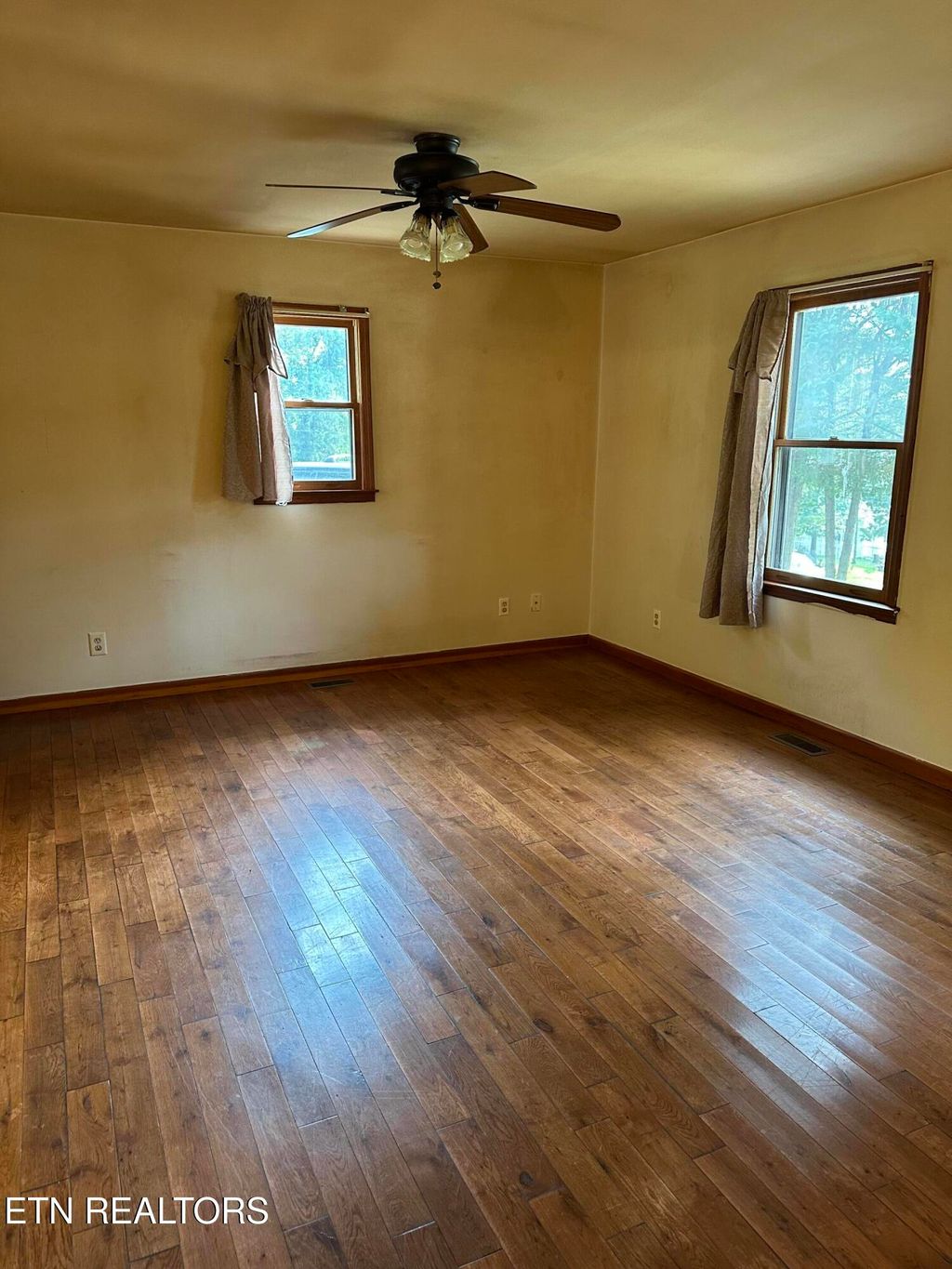 Photo of 522 N N Kingston Ave Ave, Rockwood, TN 37854 (MLS # 1304651)