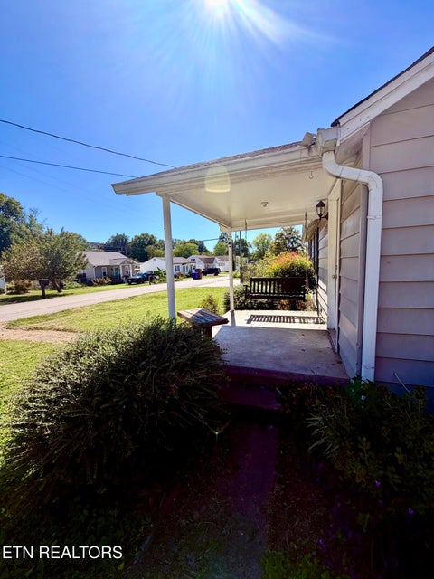 Tiny photo for 500 Cherokee Ave, Clinton, TN 37716 (MLS # 1357263)