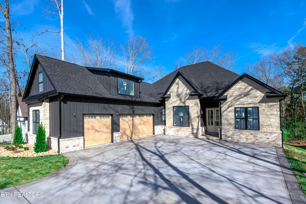 Photo of 207 Ottawa Place, Loudon, TN 37774 (MLS # 1333541)