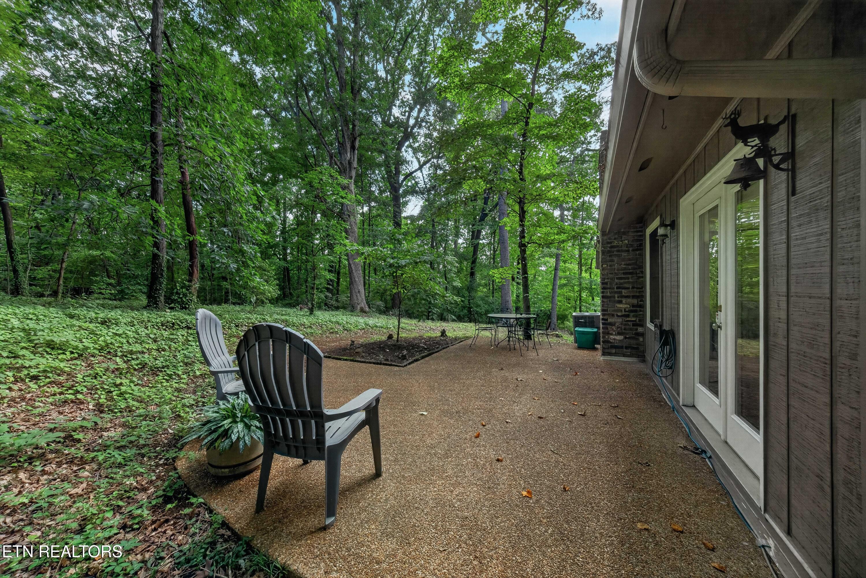 6933 Riverwood Drive