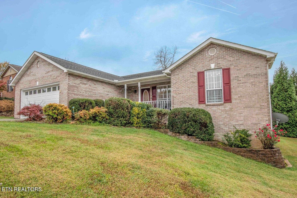 Photo of 6142 Rivers Run Drive, Knoxville, TN 37914 (MLS # 1360508)