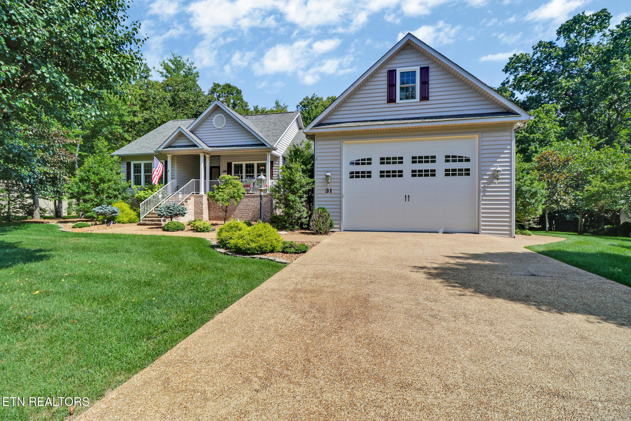 31 Holly Lane