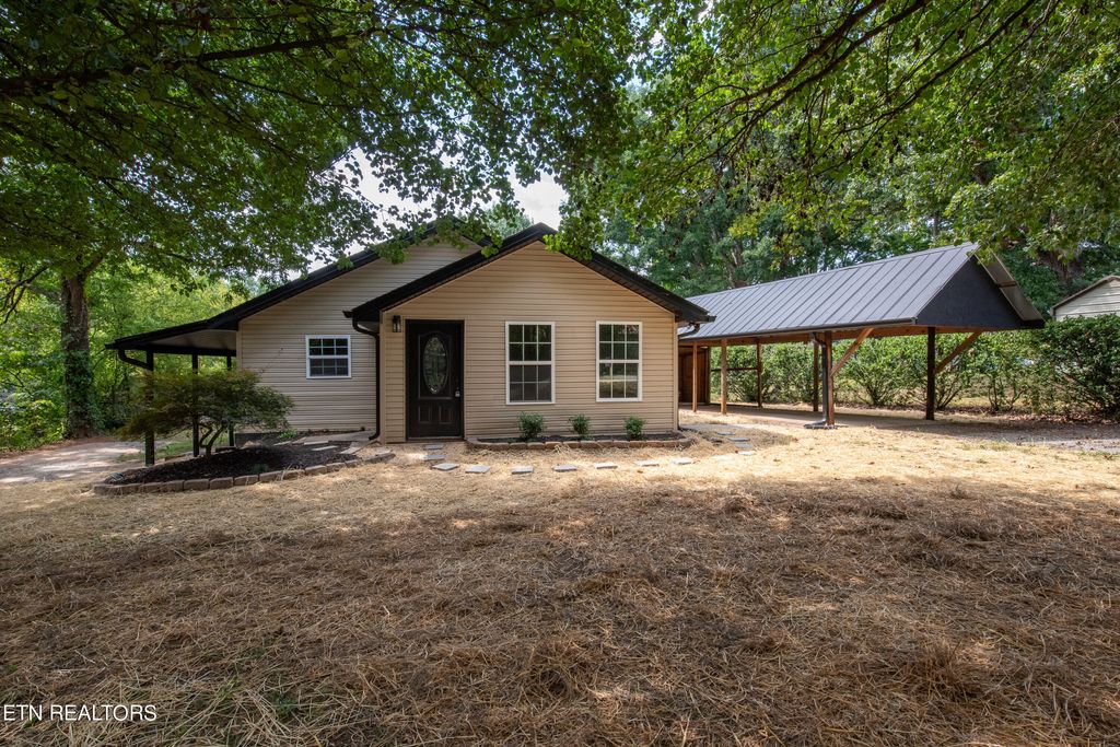 Photo of 3557 Triple Oak St, Rockford, TN 37853 (MLS # 1240433)