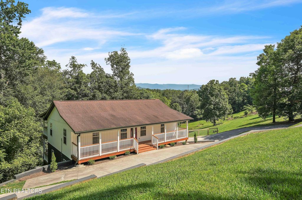 Photo of 334 Amolee Lane, Sevierville, TN 37876 (MLS # 1340254)