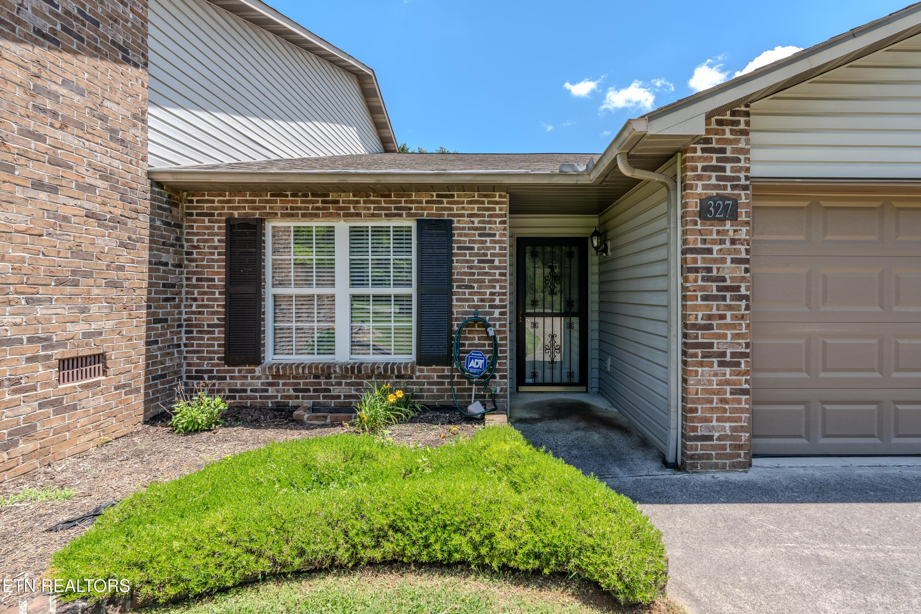 327 Villa Drive 327
