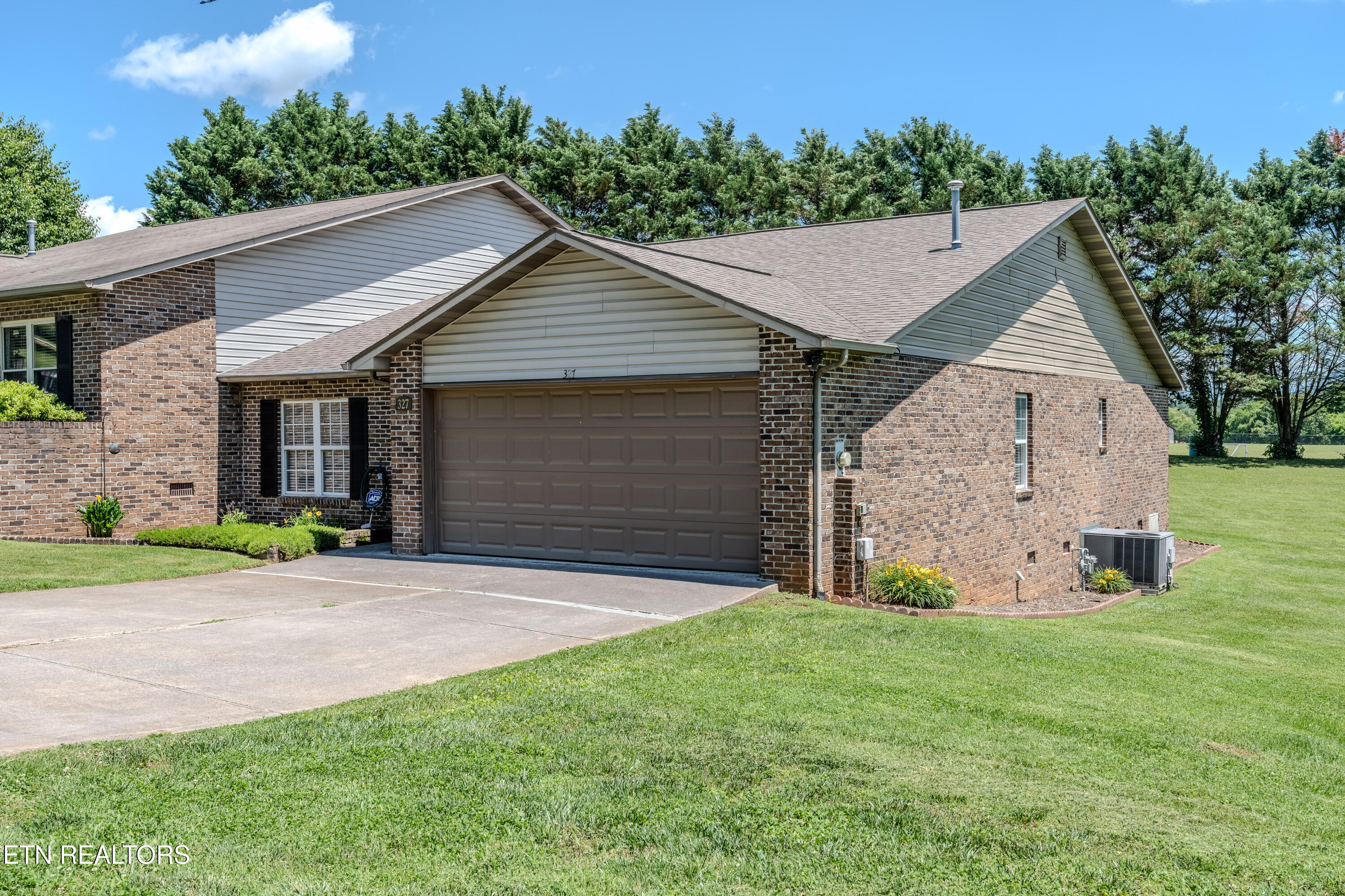 327 Villa Drive 327