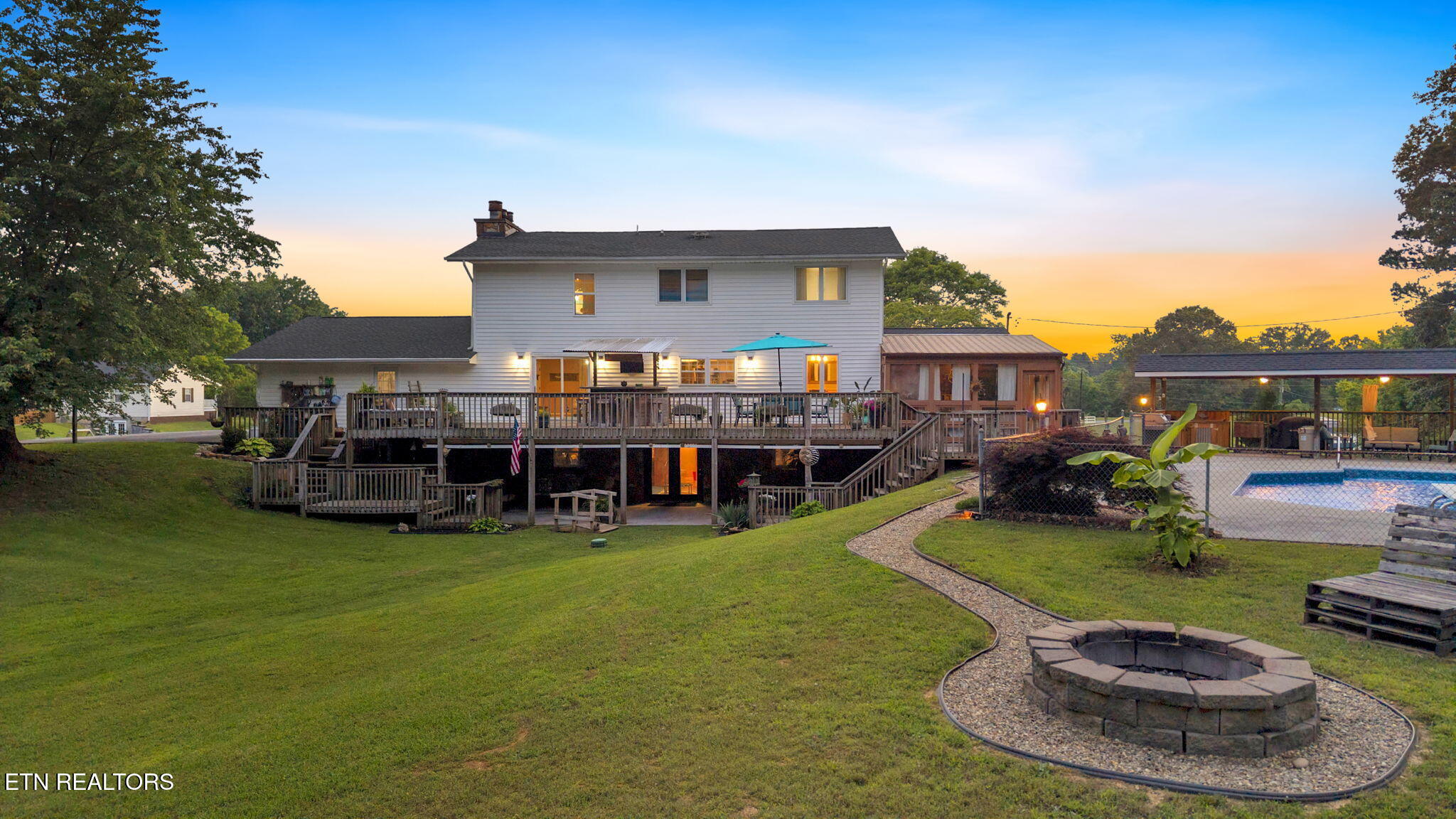 1216 Winding Drive