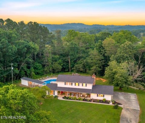 1216 Winding Drive Sevierville TN 37876