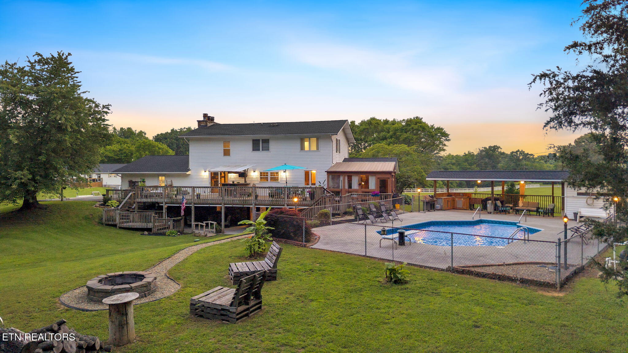 1216 Winding Drive