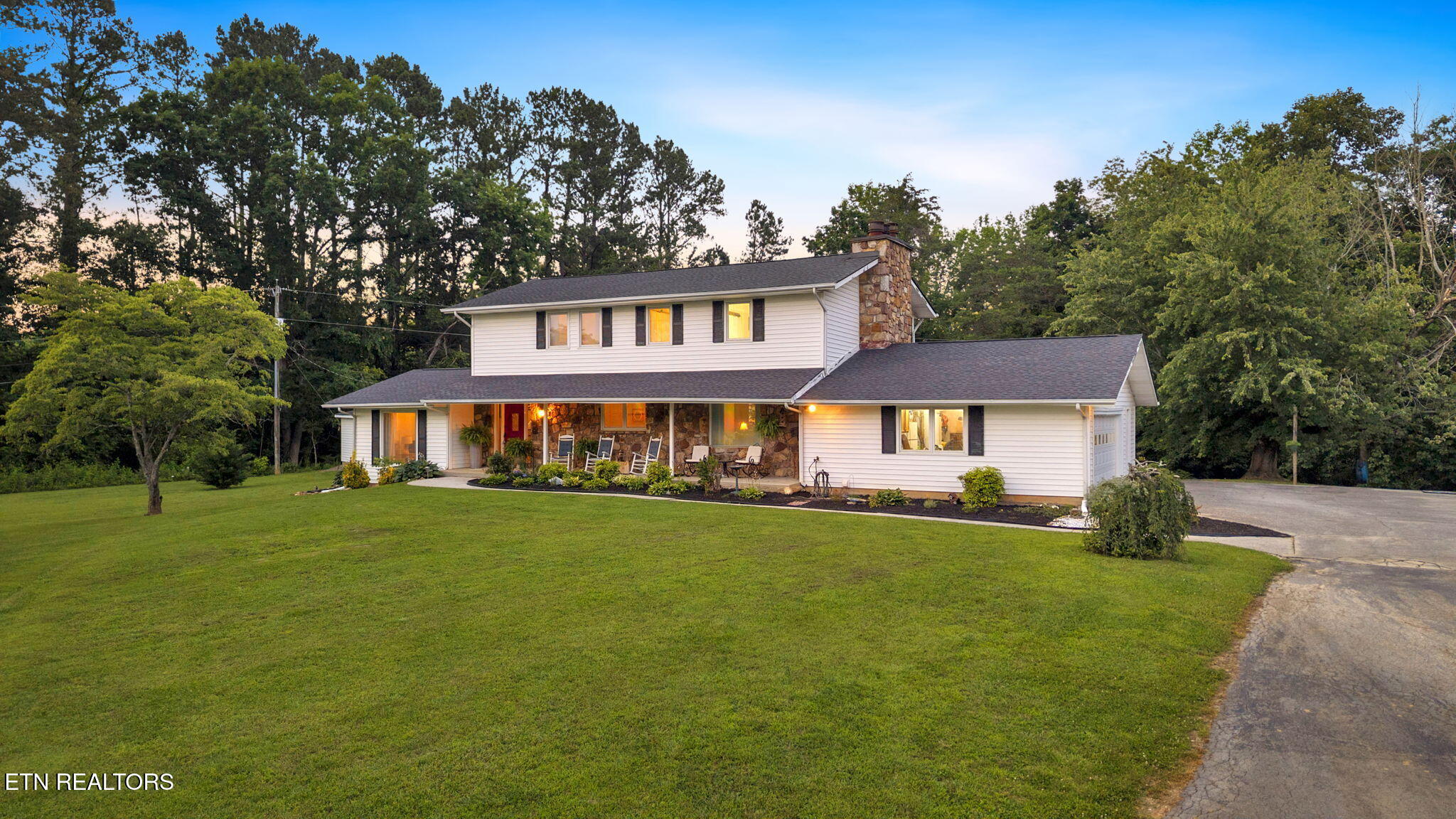 1216 Winding Drive