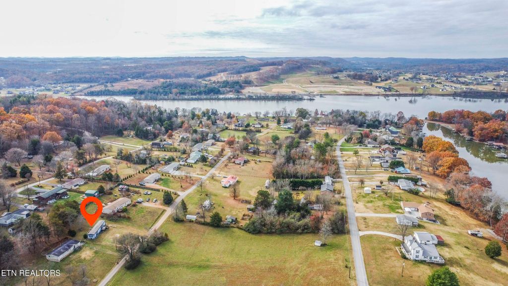 Photo of 131 Valleyview Drive, Loudon, TN 37774 (MLS # 1322295)