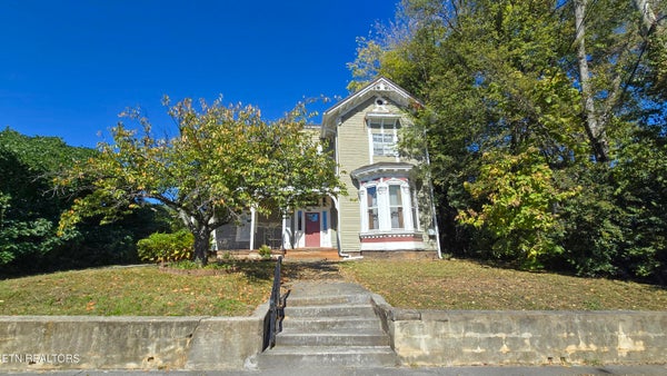 311 SILVER PL, KNOXVILLE, TN 37917 - Image 5bf1c8f52947d8a4e4f24a7cd93c84fb/2055119853