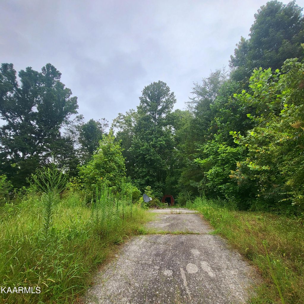 Photo of 530 Sleepy Hollow Rd, Oliver Springs, TN 37840 (MLS # 1236287)