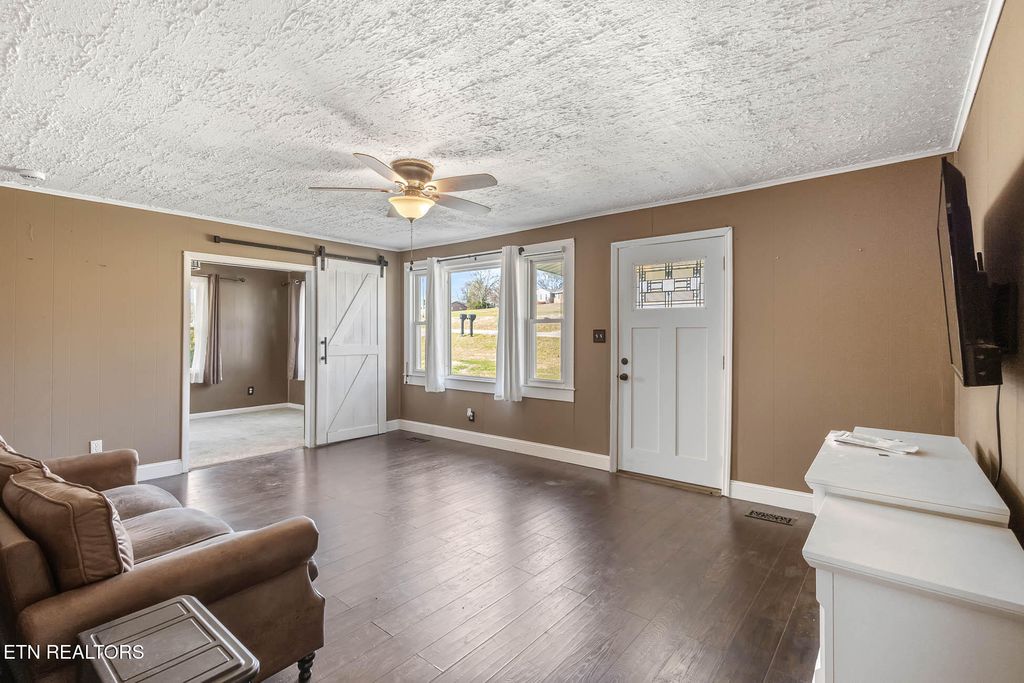 Photo of 1227 W Hunt Rd, Maryville, TN 37801 (MLS # 1324303)