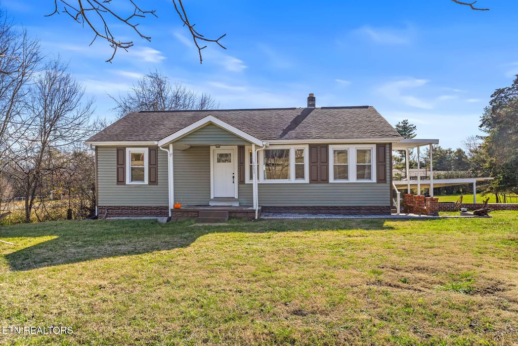 Photo of 1227 W Hunt Rd, Maryville, TN 37801 (MLS # 1324303)