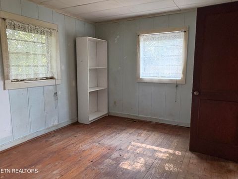 Tiny photo for 498 W Rhea Ave, Spring City, TN 37381 (MLS # 1315120)