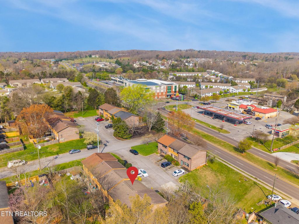 Photo of 1224 Crest Brook Drive, Knoxville, TN 37923 (MLS # 1333956)