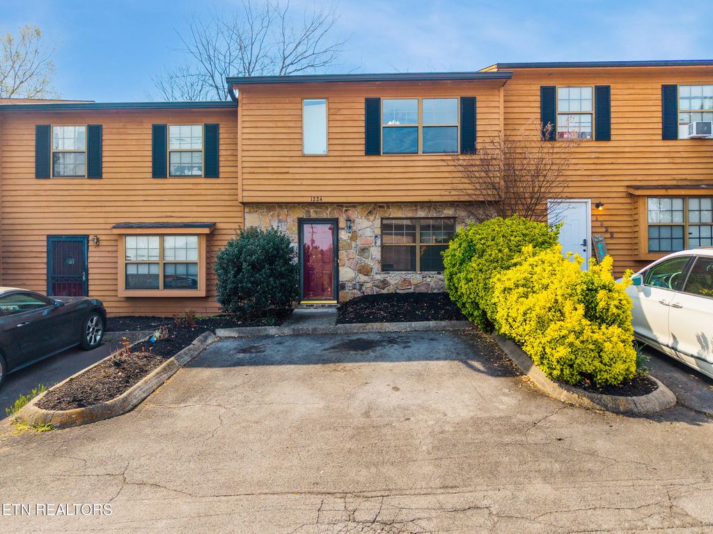 Photo of 1224 Crest Brook Drive, Knoxville, TN 37923 (MLS # 1333956)