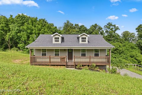 Photo of 715 Privet Drive, Dandridge, TN 37725 (MLS # 1342964)