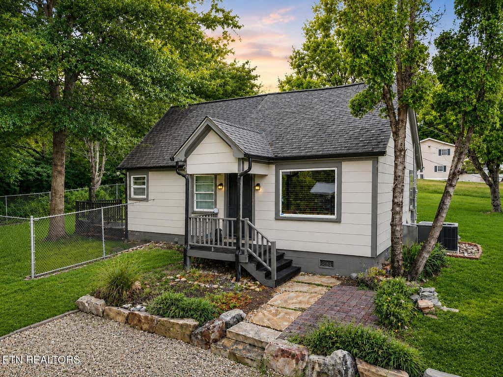 Photo of 1309 Willmann Lane, Knoxville, TN 37919 (MLS # 1349875)