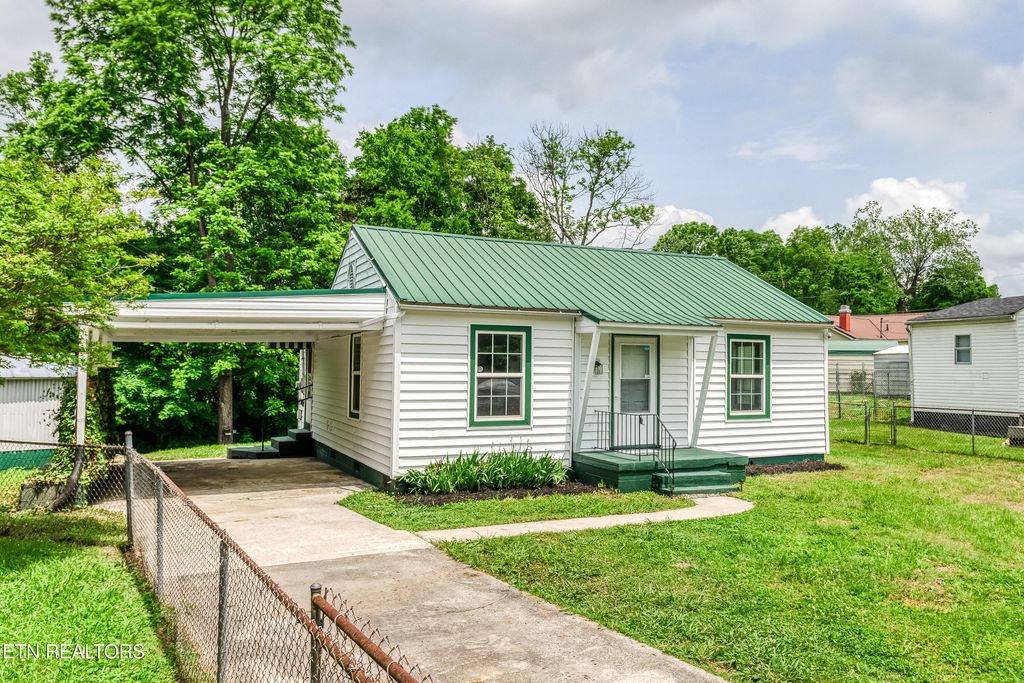 Photo of 116 Davis Circle, Harriman, TN 37748 (MLS # 1301515)