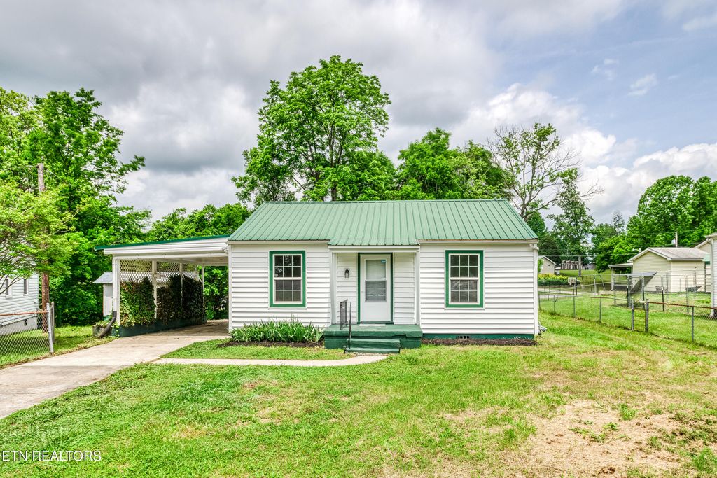 Photo of 116 Davis Circle, Harriman, TN 37748 (MLS # 1301515)