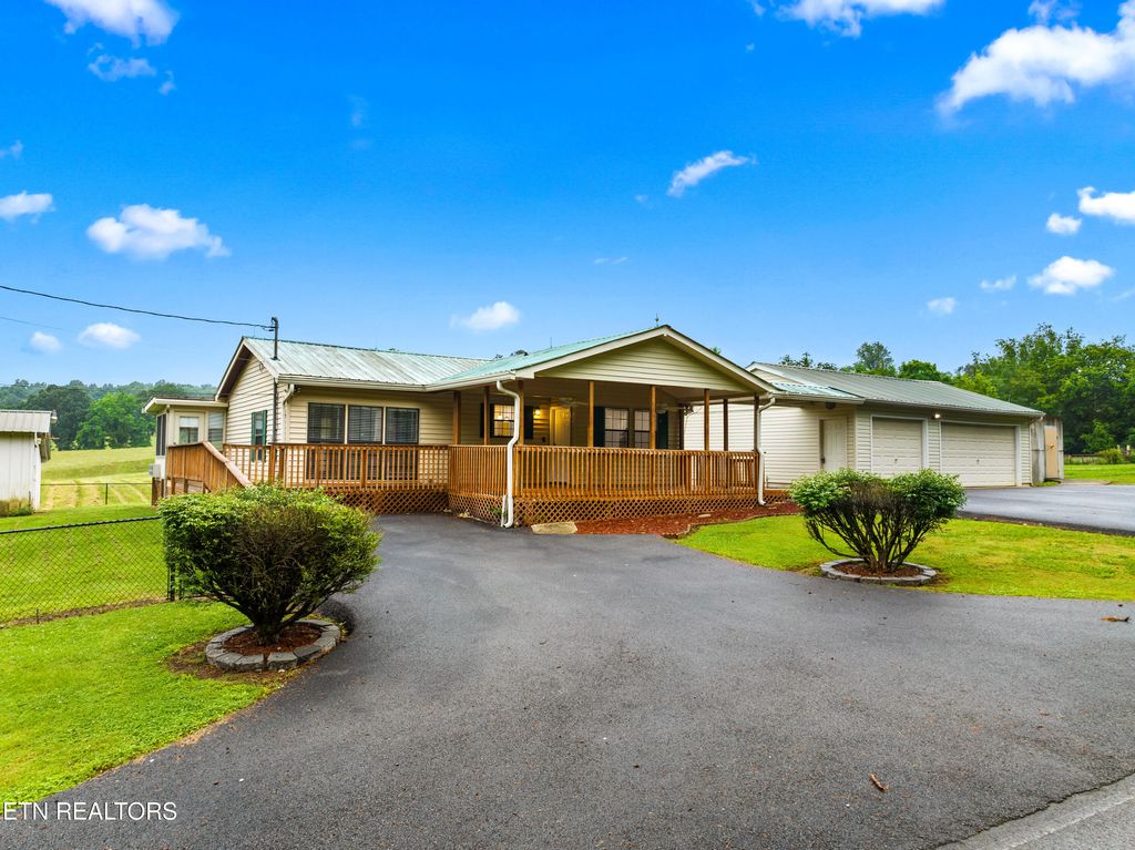 Photo of 321 Ailey Rd, Dandridge, TN 37725 (MLS # 1302948)