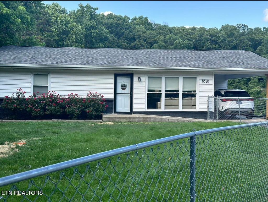 Photo of 8520 Heiskell Rd, Powell, TN 37849 (MLS # 1322051)