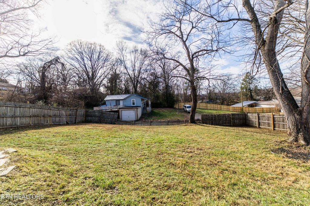 Photo of 2913 NE Woodmont Rd, Knoxville, TN 37917 (MLS # 1328208)