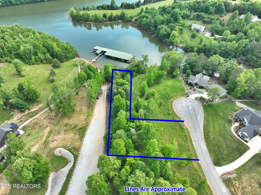 Photo of 56 Blue Heron Bluff Rd, Harriman, TN 37748 (MLS # 1341349)