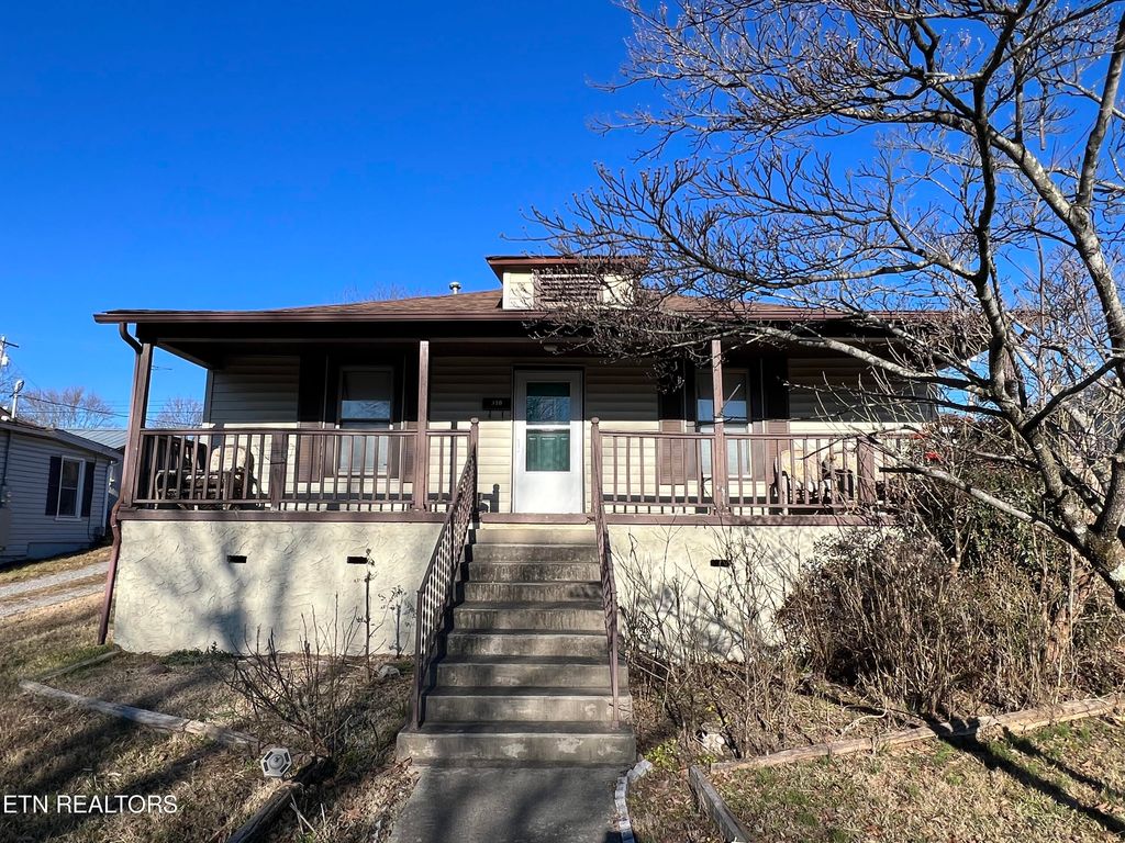 Photo of 310 Lindsay St, Alcoa, TN 37701 (MLS # 1251375)