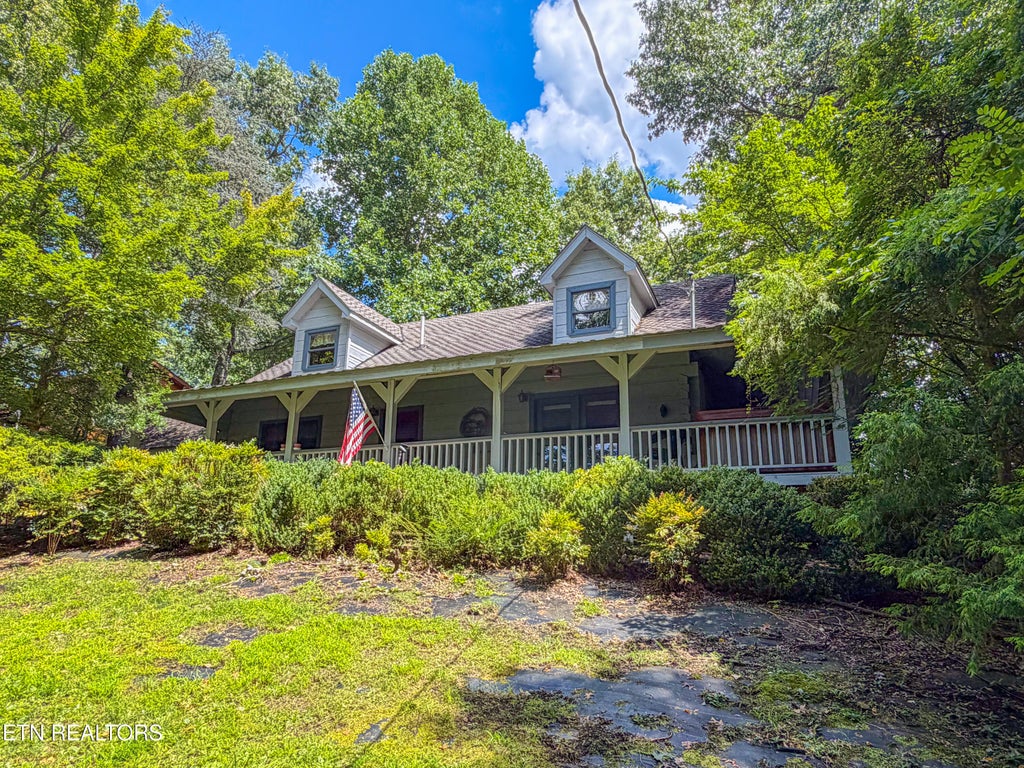Photo of 440 Deer Path Lane, Gatlinburg, TN 37738 (MLS # 1352484)