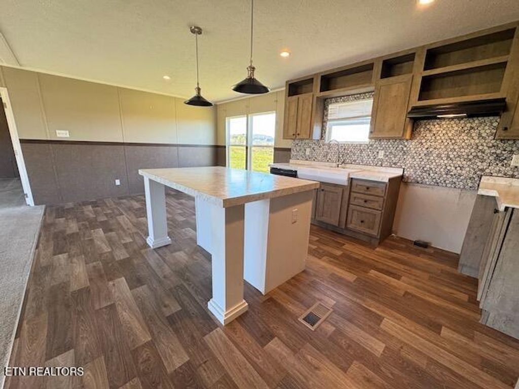 Photo of 665 Painter Rd, Fall Branch, TN 37656 (MLS # 1319323)