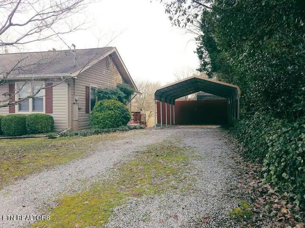 Photo of 171 W Meeting St, Dandridge, TN 37725 (MLS # 1319308)